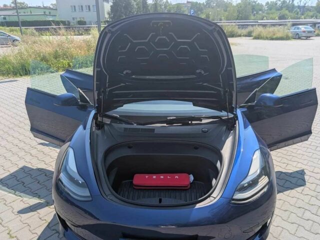 Синій Тесла Модель 3, об'ємом двигуна 0 л та пробігом 53 тис. км за 11386 $, фото 12 на Automoto.ua