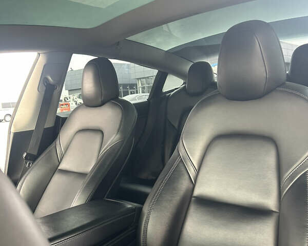 Синій Тесла Модель 3, об'ємом двигуна 0 л та пробігом 160 тис. км за 16000 $, фото 12 на Automoto.ua