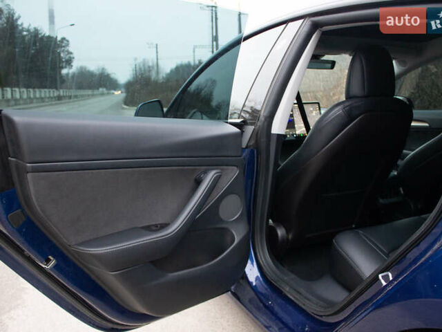 Синій Тесла Модель 3, об'ємом двигуна 0 л та пробігом 74 тис. км за 25700 $, фото 15 на Automoto.ua