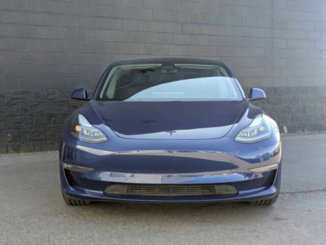 Тесла Модель 3 2021 у Києві на Automoto.ua Синій Тесла Модель 3, об'ємом двигуна 0 л та пробігом 28 тис. км за 8900 $, фото 1 на Automoto.ua