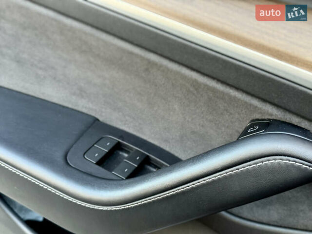 Синий Тесла Модель 3, объемом двигателя 0 л и пробегом 76 тыс. км за 19500 $, фото 24 на Automoto.ua