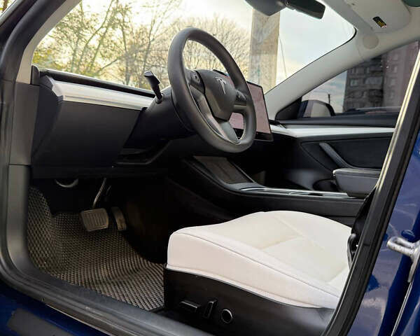 Синий Тесла Модель 3, объемом двигателя 0 л и пробегом 65 тыс. км за 21100 $, фото 21 на Automoto.ua