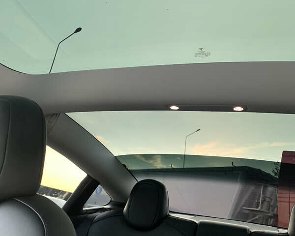 Синій Тесла Модель 3, об'ємом двигуна 0 л та пробігом 81 тис. км за 24999 $, фото 38 на Automoto.ua