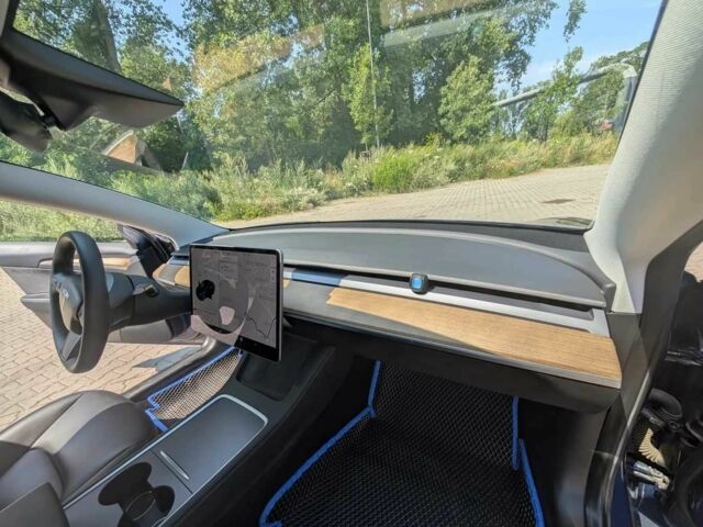 Синій Тесла Модель 3, об'ємом двигуна 0 л та пробігом 53 тис. км за 11386 $, фото 22 на Automoto.ua
