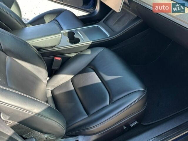 Синий Тесла Модель 3, объемом двигателя 0 л и пробегом 55 тыс. км за 22500 $, фото 12 на Automoto.ua
