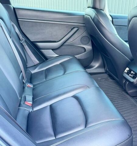 Синий Тесла Модель 3, объемом двигателя 0 л и пробегом 131 тыс. км за 15900 $, фото 18 на Automoto.ua