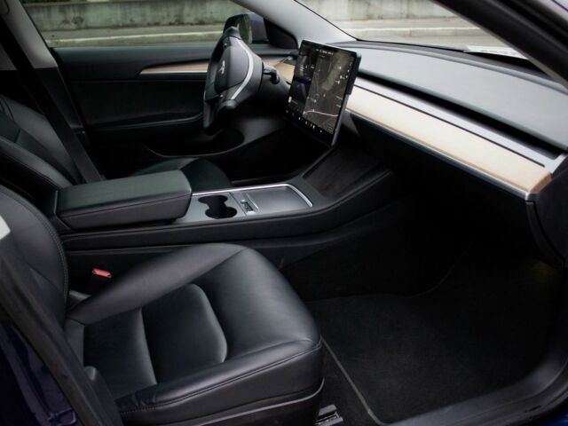 Синій Тесла Модель 3, об'ємом двигуна 0 л та пробігом 74 тис. км за 25700 $, фото 6 на Automoto.ua