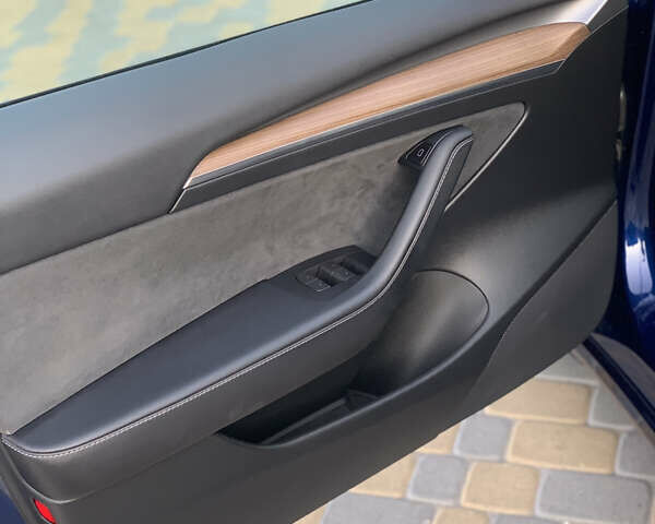 Синій Тесла Модель 3, об'ємом двигуна 0 л та пробігом 81 тис. км за 24999 $, фото 17 на Automoto.ua