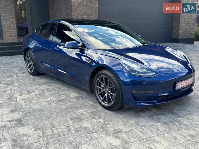 Тесла Модель 3 2021 у Луцьку на Automoto.ua Синій Тесла Модель 3, об'ємом двигуна 0 л та пробігом 59 тис. км за 19000 $, фото 2 на Automoto.ua