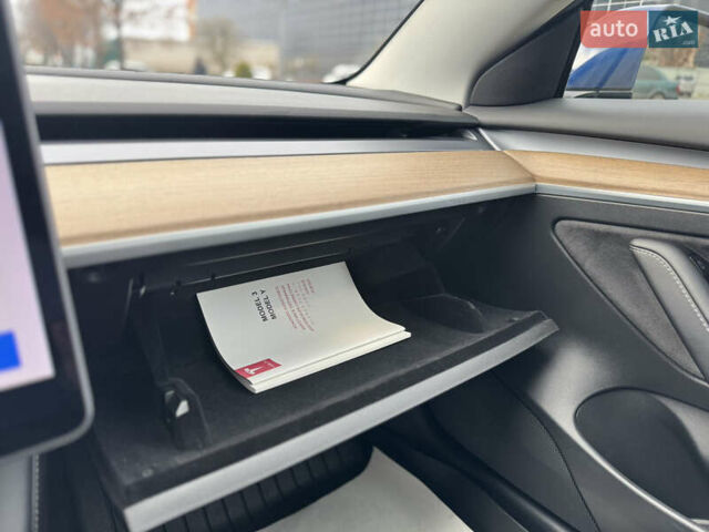Синій Тесла Модель 3, об'ємом двигуна 0 л та пробігом 142 тис. км за 19999 $, фото 24 на Automoto.ua