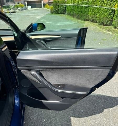 Синій Тесла Модель 3, об'ємом двигуна 0 л та пробігом 79 тис. км за 21800 $, фото 89 на Automoto.ua