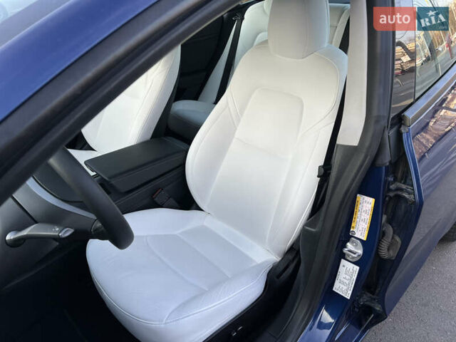 Синій Тесла Модель 3, об'ємом двигуна 0 л та пробігом 23 тис. км за 22000 $, фото 16 на Automoto.ua