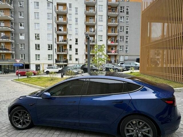 Синий Тесла Модель 3, объемом двигателя 0 л и пробегом 48 тыс. км за 18500 $, фото 2 на Automoto.ua