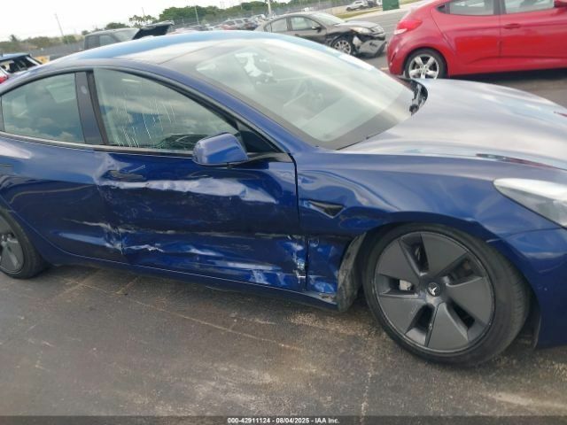 Синий Тесла Модель 3, объемом двигателя 0 л и пробегом 160 тыс. км за 12900 $, фото 7 на Automoto.ua