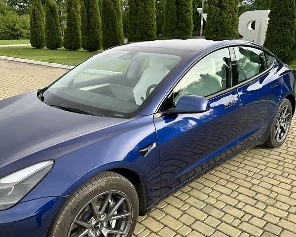 Синій Тесла Модель 3, об'ємом двигуна 0 л та пробігом 55 тис. км за 24000 $, фото 2 на Automoto.ua