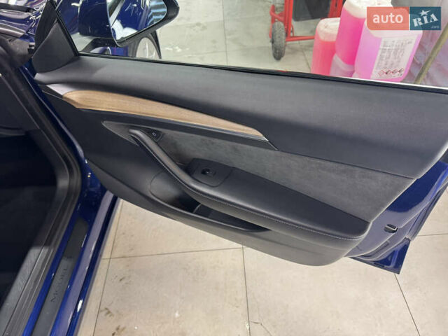 Синій Тесла Модель 3, об'ємом двигуна 0 л та пробігом 145 тис. км за 22900 $, фото 6 на Automoto.ua