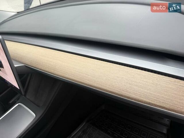 Тесла Модель 3 2022 у Умани на Automoto.ua Синій Тесла Модель 3, об'ємом двигуна 0 л та пробігом 53 тис. км за 19700 $, фото 28 на Automoto.ua