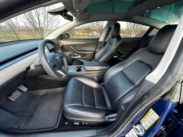 Синий Тесла Модель 3, объемом двигателя 0 л и пробегом 17 тыс. км за 13000 $, фото 4 на Automoto.ua