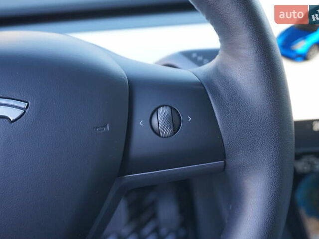 Синий Тесла Модель 3, объемом двигателя 0 л и пробегом 58 тыс. км за 22900 $, фото 39 на Automoto.ua