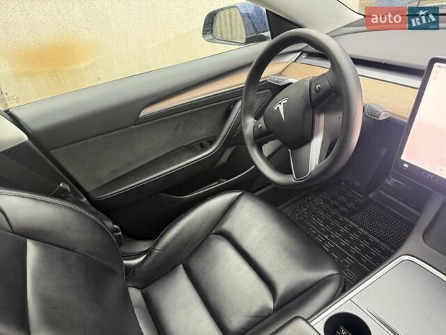 Тесла Модель 3 2022 у Умани на Automoto.ua Синій Тесла Модель 3, об'ємом двигуна 0 л та пробігом 53 тис. км за 19700 $, фото 31 на Automoto.ua