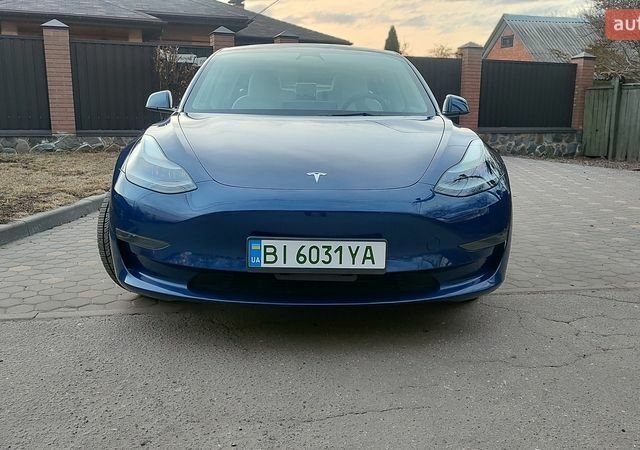 Синий Тесла Модель 3, объемом двигателя 0 л и пробегом 60 тыс. км за 19999 $, фото 2 на Automoto.ua