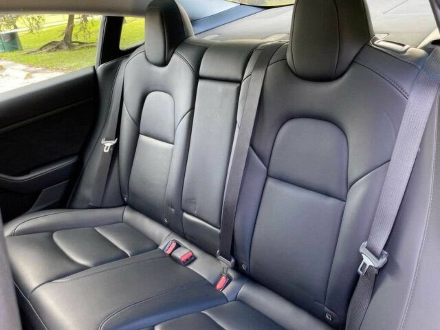 Синій Тесла Модель 3, об'ємом двигуна 0 л та пробігом 29 тис. км за 9200 $, фото 11 на Automoto.ua