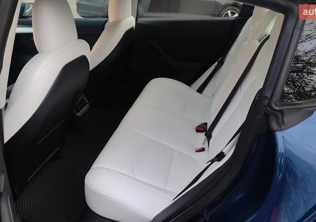 Синий Тесла Модель 3, объемом двигателя 0 л и пробегом 60 тыс. км за 19999 $, фото 31 на Automoto.ua