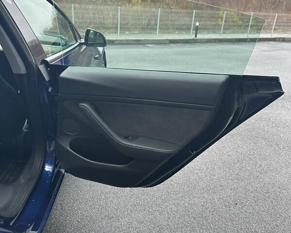 Синій Тесла Модель 3, об'ємом двигуна 0 л та пробігом 50 тис. км за 22000 $, фото 10 на Automoto.ua