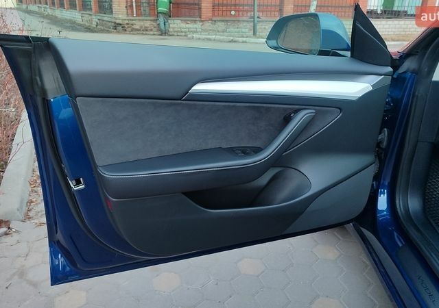 Синий Тесла Модель 3, объемом двигателя 0 л и пробегом 60 тыс. км за 19999 $, фото 14 на Automoto.ua