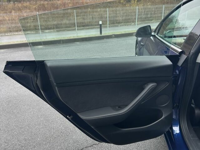 Синий Тесла Модель 3, объемом двигателя 0 л и пробегом 56 тыс. км за 22000 $, фото 16 на Automoto.ua