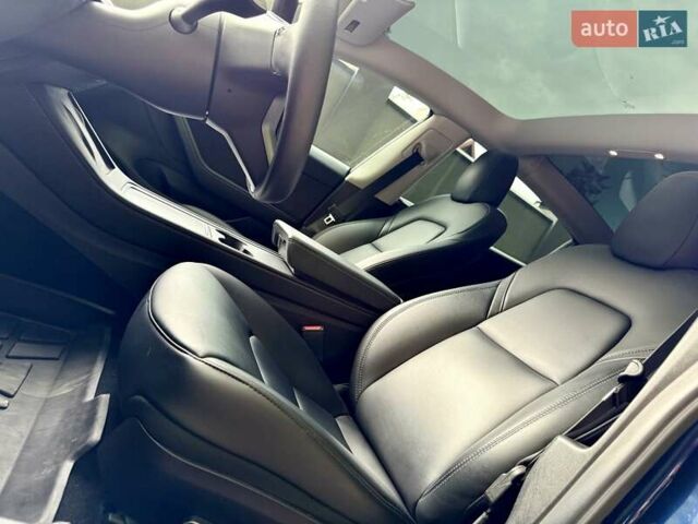 Синий Тесла Модель 3, объемом двигателя 0 л и пробегом 31 тыс. км за 23500 $, фото 15 на Automoto.ua