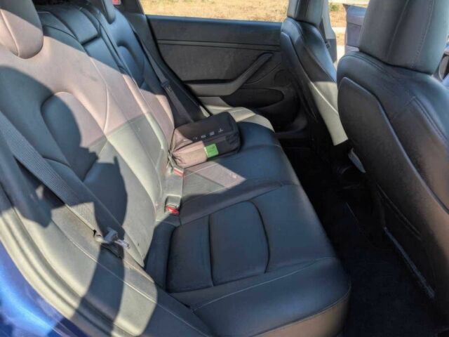 Синий Тесла Модель 3, объемом двигателя 0 л и пробегом 28 тыс. км за 9200 $, фото 13 на Automoto.ua