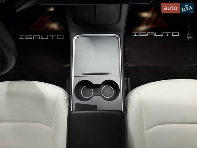 Синий Тесла Модель 3, объемом двигателя 0 л и пробегом 59 тыс. км за 20900 $, фото 26 на Automoto.ua