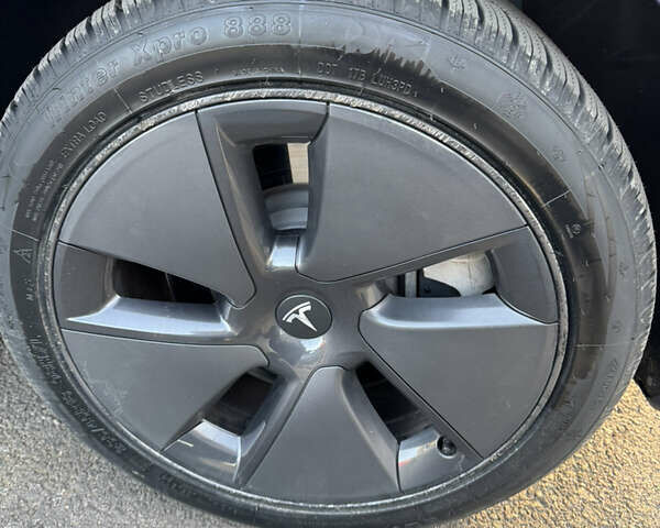 Синій Тесла Модель 3, об'ємом двигуна 0 л та пробігом 40 тис. км за 25000 $, фото 23 на Automoto.ua