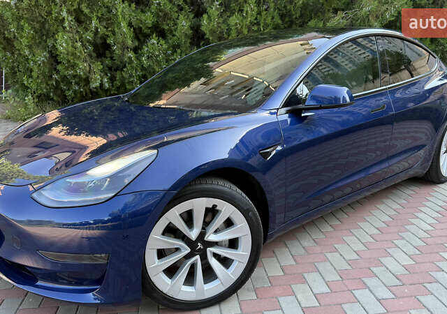 Тесла Модель 3 2022 в Днепре (Днепропетровске) на Automoto.ua Синий Тесла Модель 3, объемом двигателя 0 л и пробегом 25 тыс. км за 21200 $, фото 2 на Automoto.ua