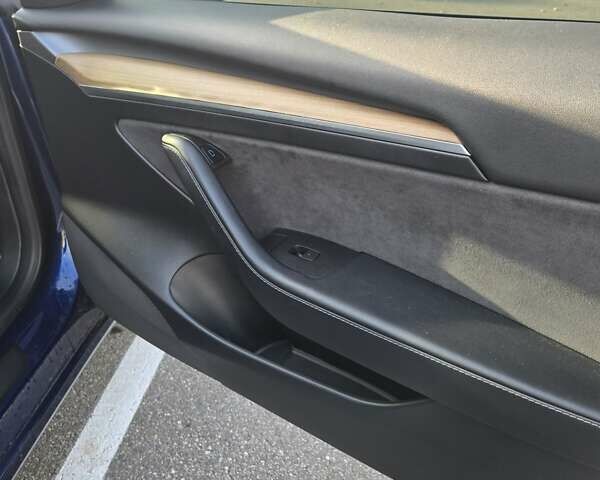 Синій Тесла Модель 3, об'ємом двигуна 0 л та пробігом 177 тис. км за 18700 $, фото 10 на Automoto.ua