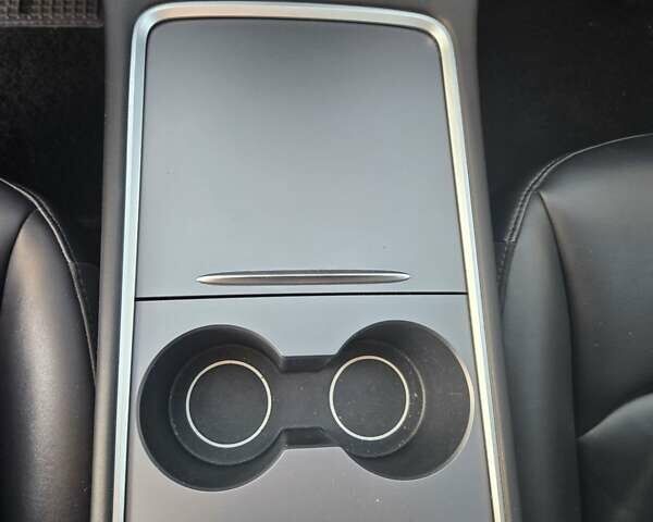 Синій Тесла Модель 3, об'ємом двигуна 0 л та пробігом 177 тис. км за 18700 $, фото 18 на Automoto.ua