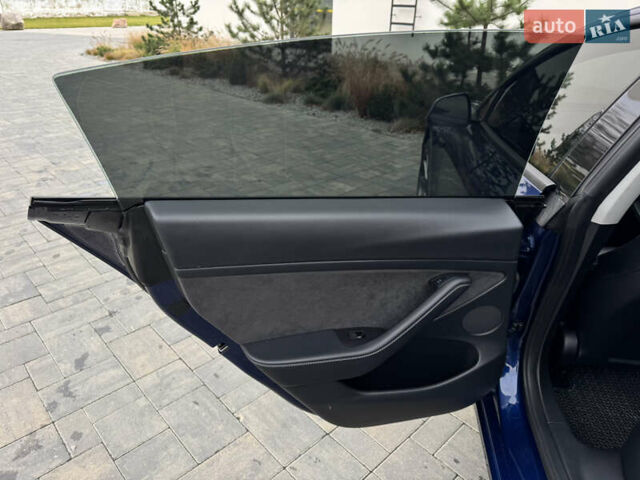 Синій Тесла Модель 3, об'ємом двигуна 0 л та пробігом 97 тис. км за 18700 $, фото 23 на Automoto.ua