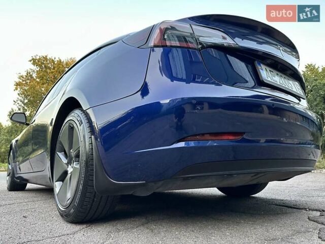 Тесла Модель 3 2022 в Днепре (Днепропетровске) на Automoto.ua Синий Тесла Модель 3, объемом двигателя 0 л и пробегом 28 тыс. км за 23500 $, фото 4 на Automoto.ua