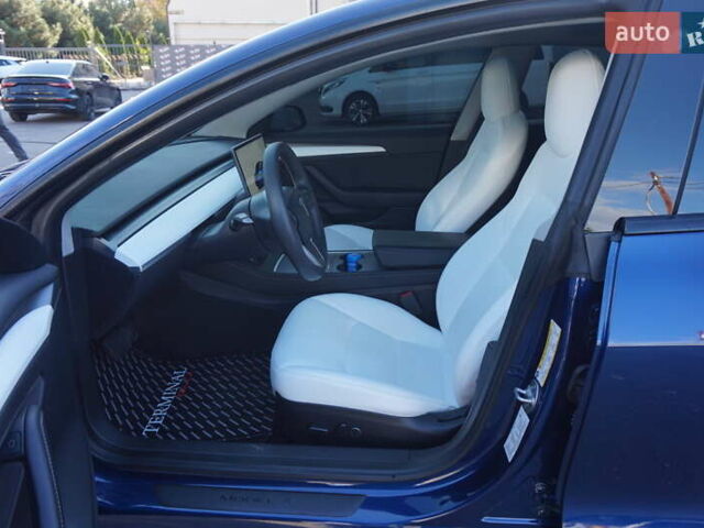 Синий Тесла Модель 3, объемом двигателя 0 л и пробегом 58 тыс. км за 22900 $, фото 20 на Automoto.ua