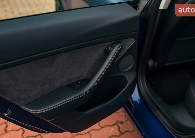 Синій Тесла Модель 3, об'ємом двигуна 0 л та пробігом 27 тис. км за 34999 $, фото 26 на Automoto.ua