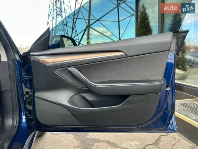 Синий Тесла Модель 3, объемом двигателя 0 л и пробегом 86 тыс. км за 25000 $, фото 24 на Automoto.ua