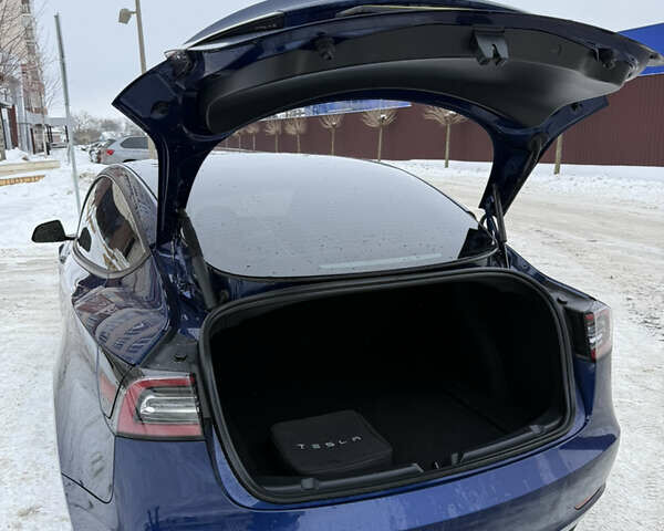 Синий Тесла Модель 3, объемом двигателя 0 л и пробегом 54 тыс. км за 19300 $, фото 8 на Automoto.ua