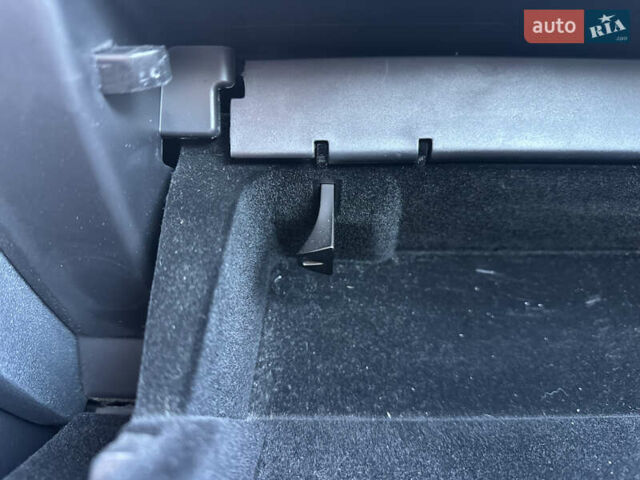 Синий Тесла Модель 3, объемом двигателя 0 л и пробегом 133 тыс. км за 14799 $, фото 14 на Automoto.ua