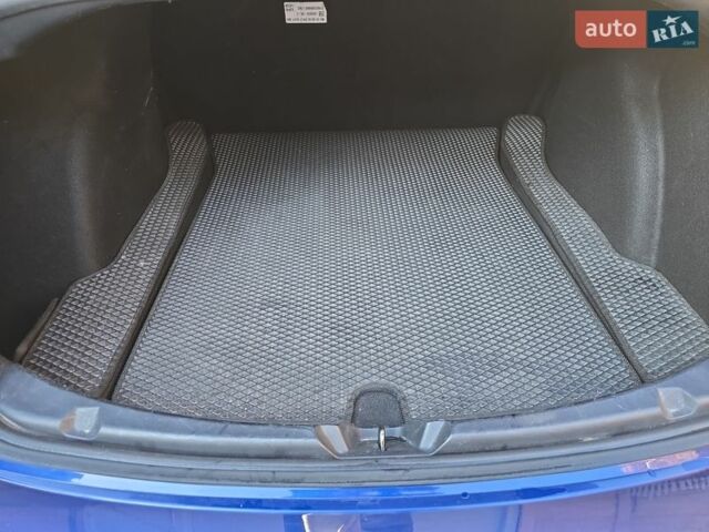 Синій Тесла Модель 3, об'ємом двигуна 0 л та пробігом 125 тис. км за 18000 $, фото 2 на Automoto.ua