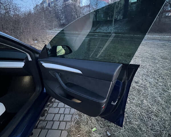 Синий Тесла Модель 3, объемом двигателя 0 л и пробегом 28 тыс. км за 22999 $, фото 30 на Automoto.ua