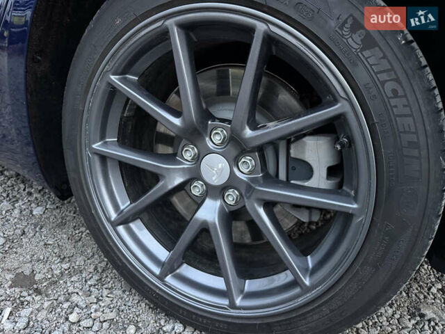 Синий Тесла Модель 3, объемом двигателя 0 л и пробегом 53 тыс. км за 19500 $, фото 29 на Automoto.ua