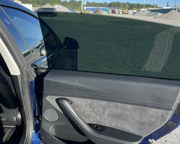 Синій Тесла Модель 3, об'ємом двигуна 0 л та пробігом 28 тис. км за 24500 $, фото 10 на Automoto.ua