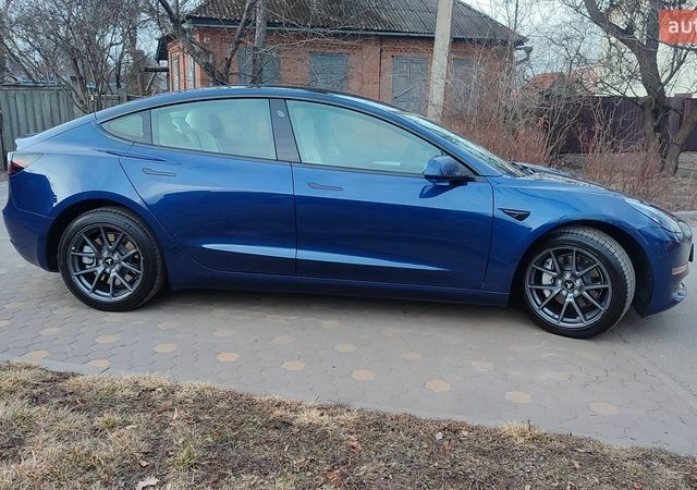Синий Тесла Модель 3, объемом двигателя 0 л и пробегом 60 тыс. км за 19999 $, фото 5 на Automoto.ua