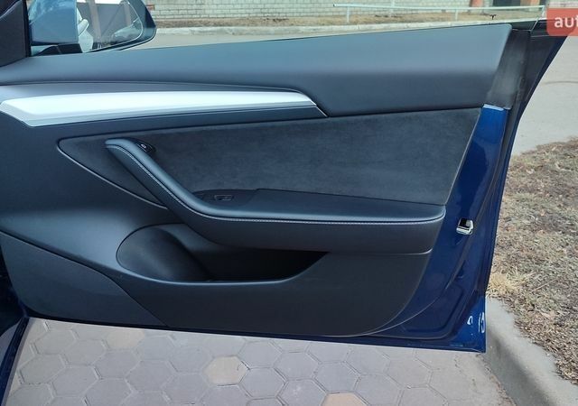 Синий Тесла Модель 3, объемом двигателя 0 л и пробегом 60 тыс. км за 19999 $, фото 22 на Automoto.ua